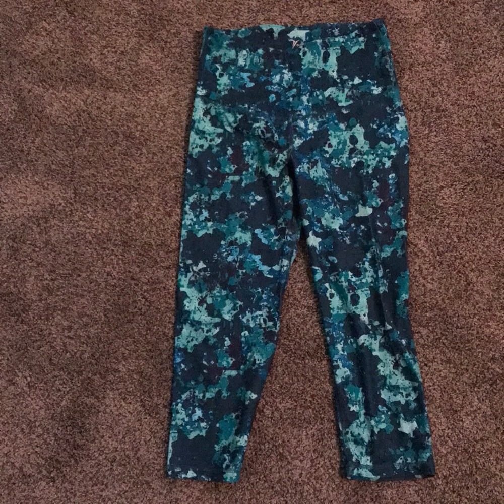 Capri workout pants